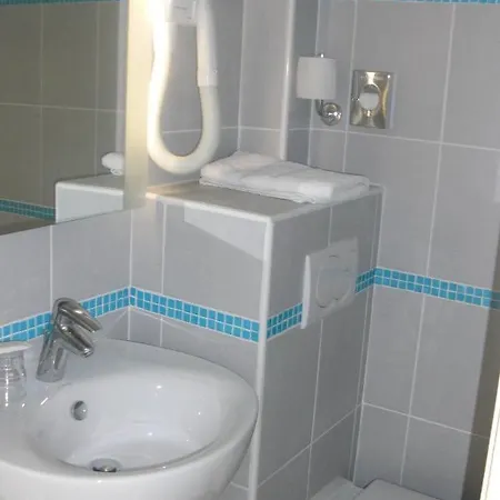 Le Etoile Hotel 2*