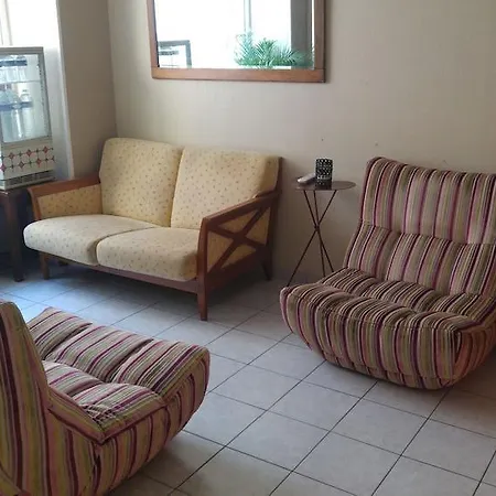 Le Etoile Hotel